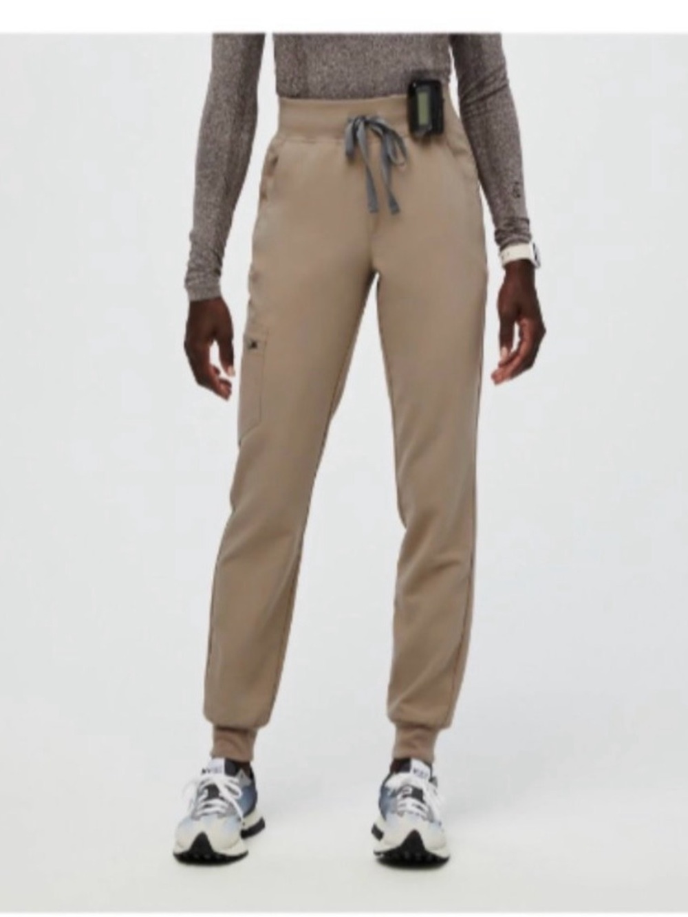 FIGS Women’s Zamora 2.0 Jogger scrub Pants in Latte